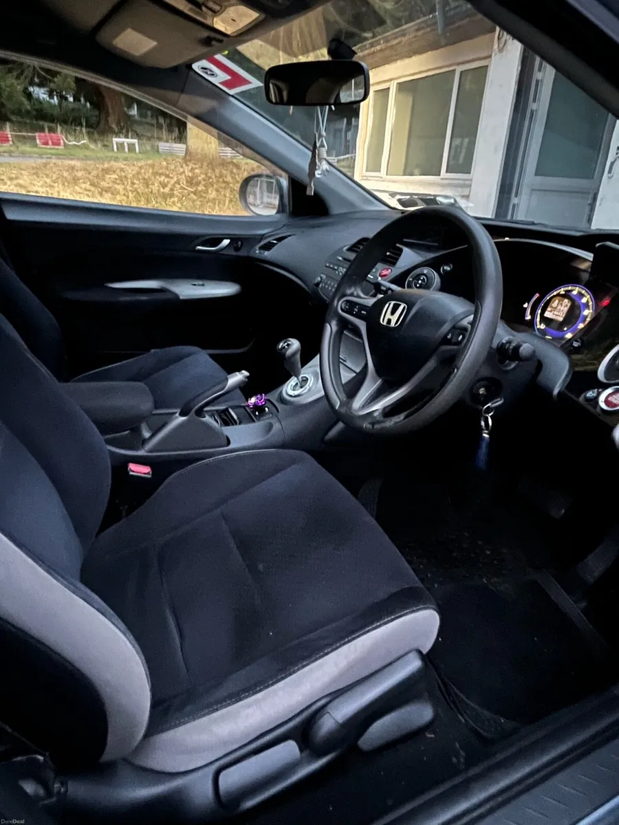 Honda civic - Image 6
