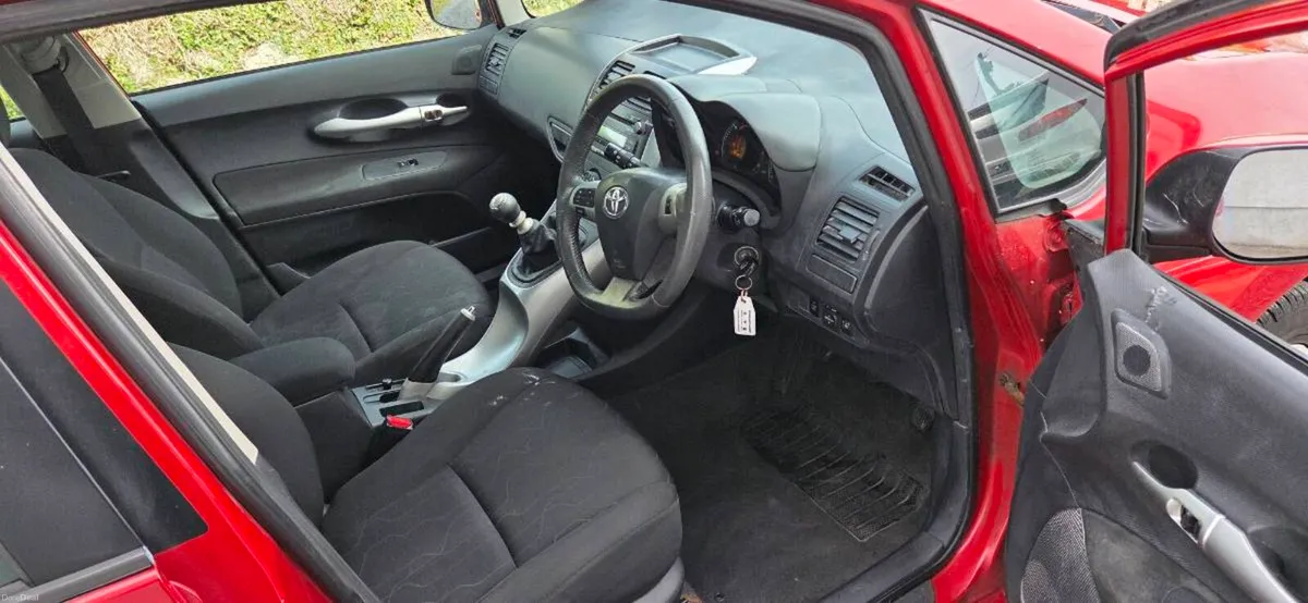 Toyota auris - Image 5