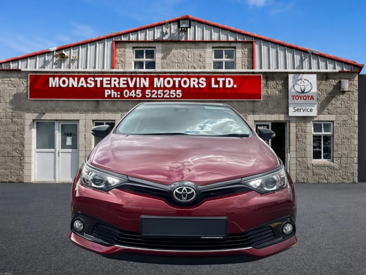 Toyota Auris 1.2T LUNA SPORT 4DR - Image 5