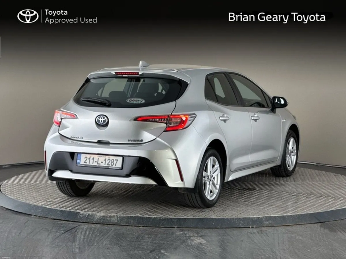 Toyota Corolla Hybrid Luna Hatchback - Image 2