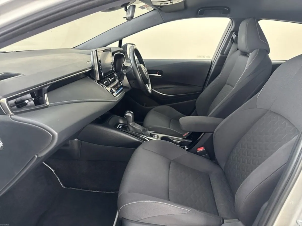 Toyota Corolla Hybrid Luna Hatchback - Image 6