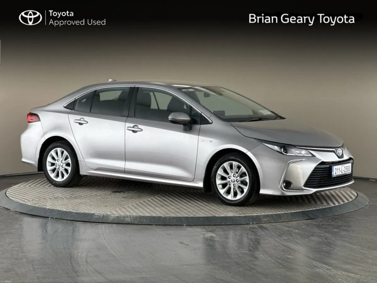 Toyota Corolla LUNA SALOON Hybrid - Image 1