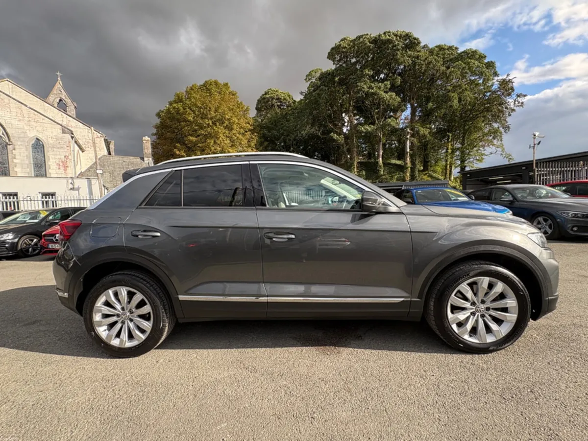 Volkswagen T-Roc SPORT 1.5 TSI MANUAL 6SPEED FWD 1 - Image 4