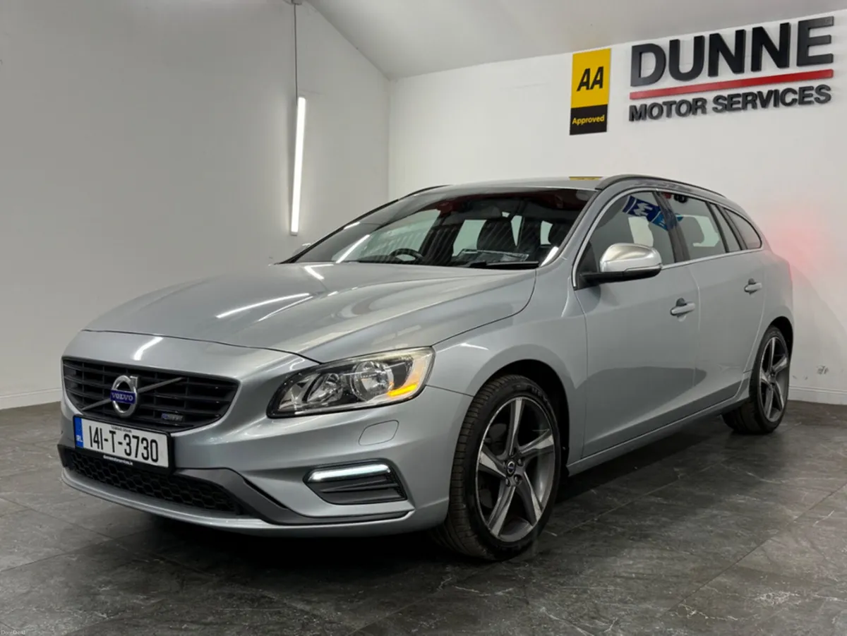 Volvo V60 **D3  **R-DESIGN **MULTI FUNCTION STEERI - Image 2