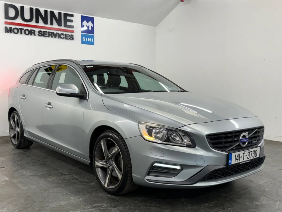 Volvo V60 **D3  **R-DESIGN **MULTI FUNCTION STEERI - Image 4