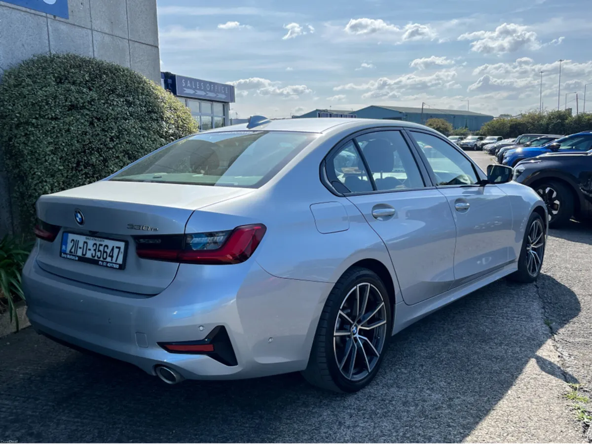 BMW 3-Series 330e SPORT PRO AUTOMATIC PHEV HYBRID - Image 4