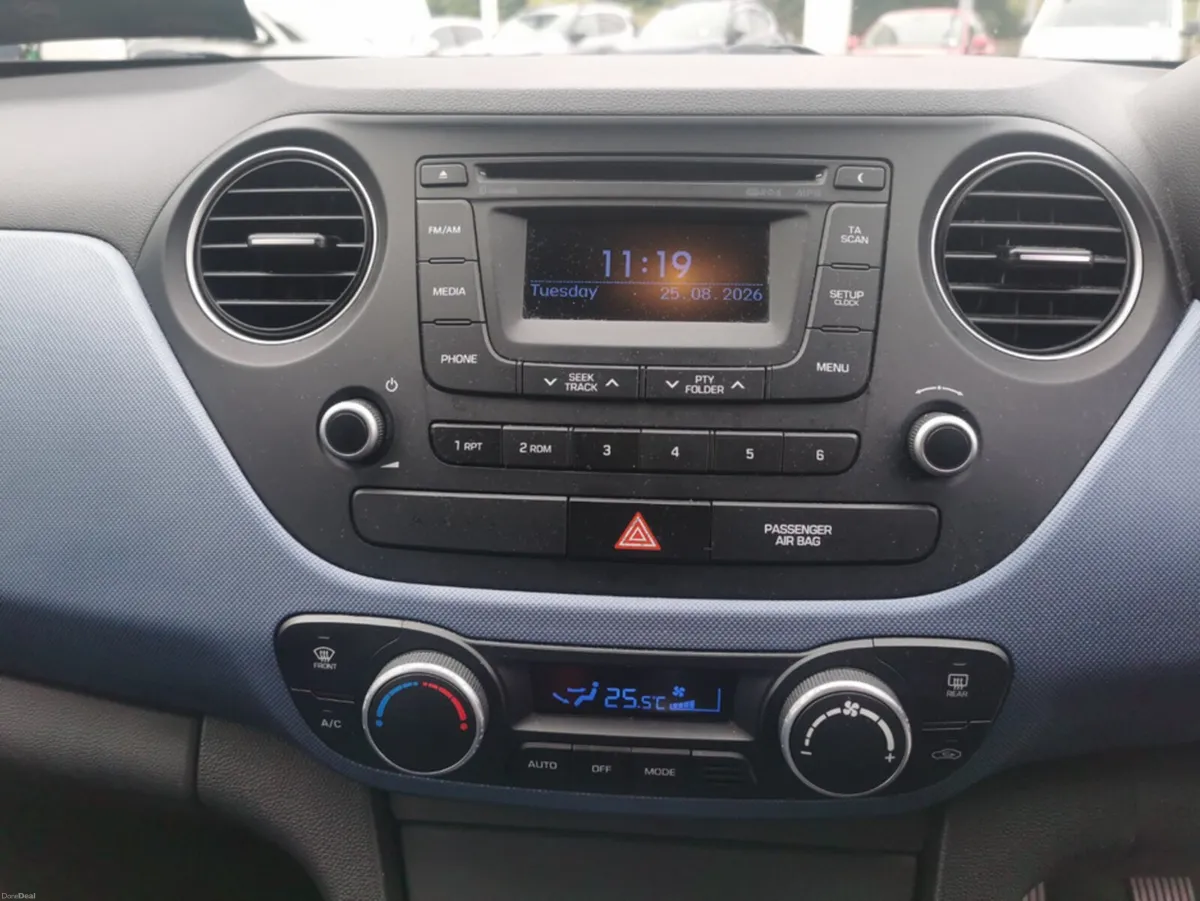 Hyundai i10 1.0 PETROL PREMIUM 5DR - Image 5