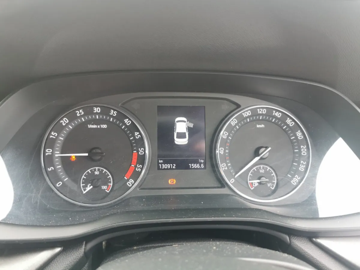 Skoda Octavia AMBITION 2.0 TDI 115HP 4DR - Image 6