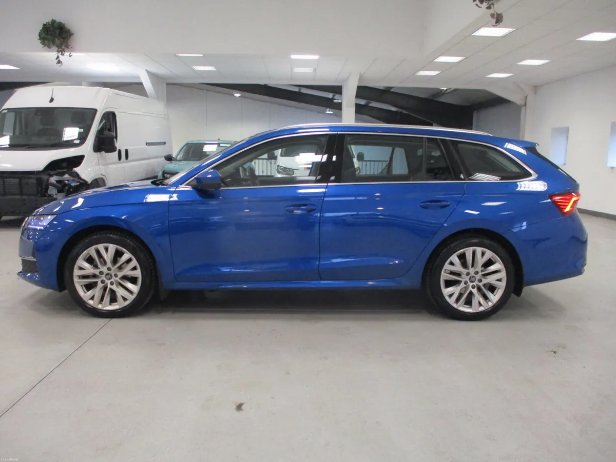 Skoda Octavia Selection Plus Estate DSG 2025 - Image 1
