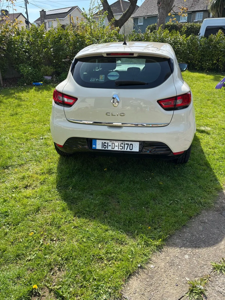 Renault Clio Dynamique Nav 2016 1.2petrol low kms - Image 3