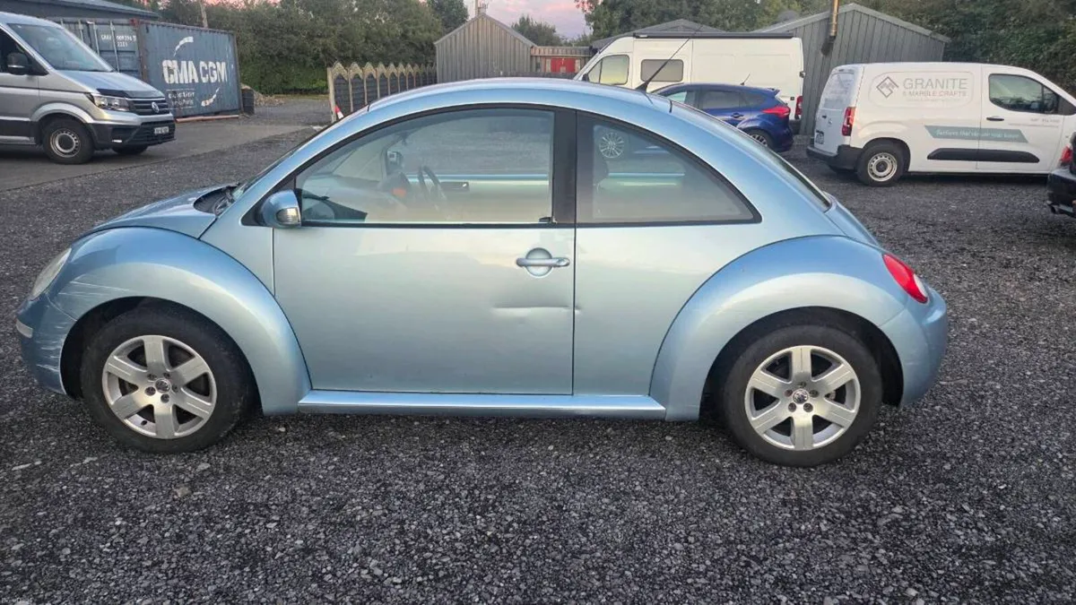 VW Beetle 07 - Image 6