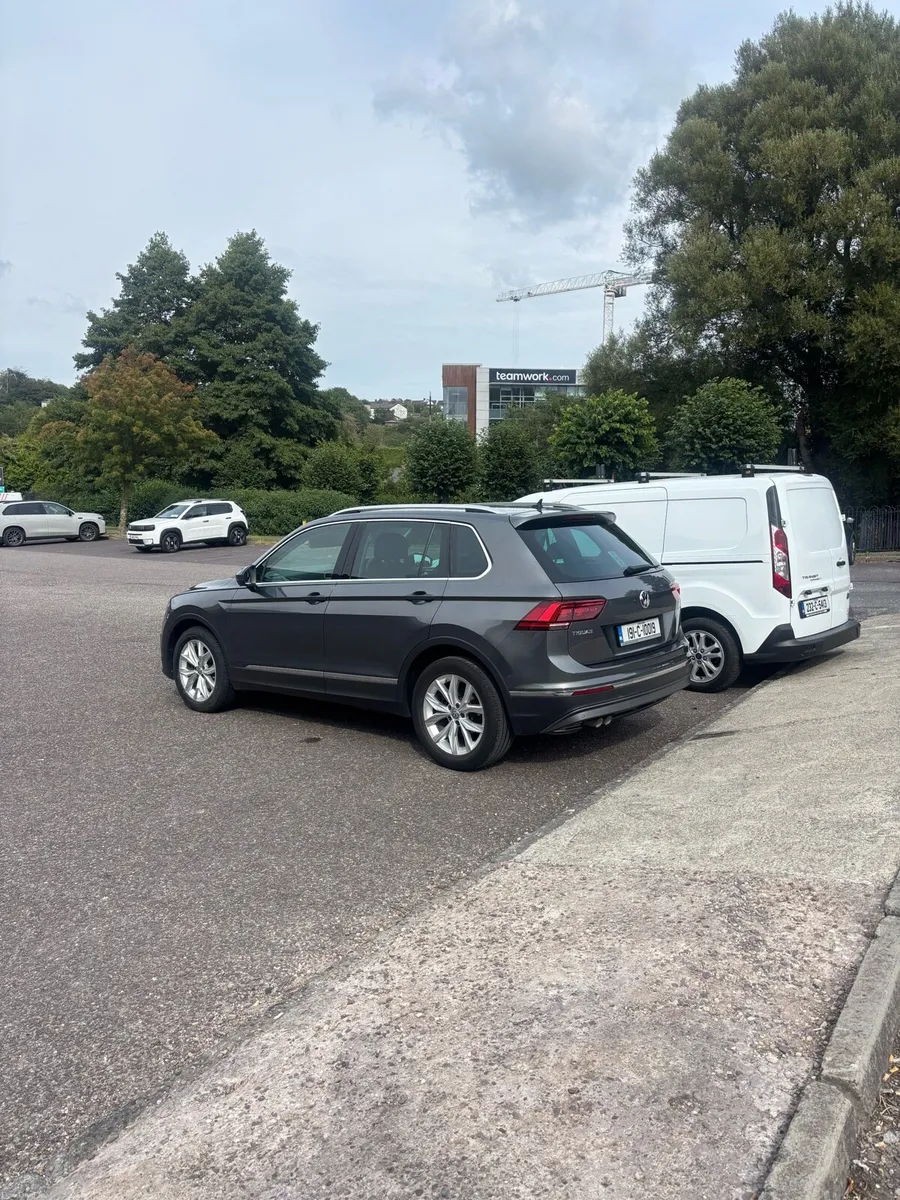 2019 Volkswagen Tiguan - Image 3