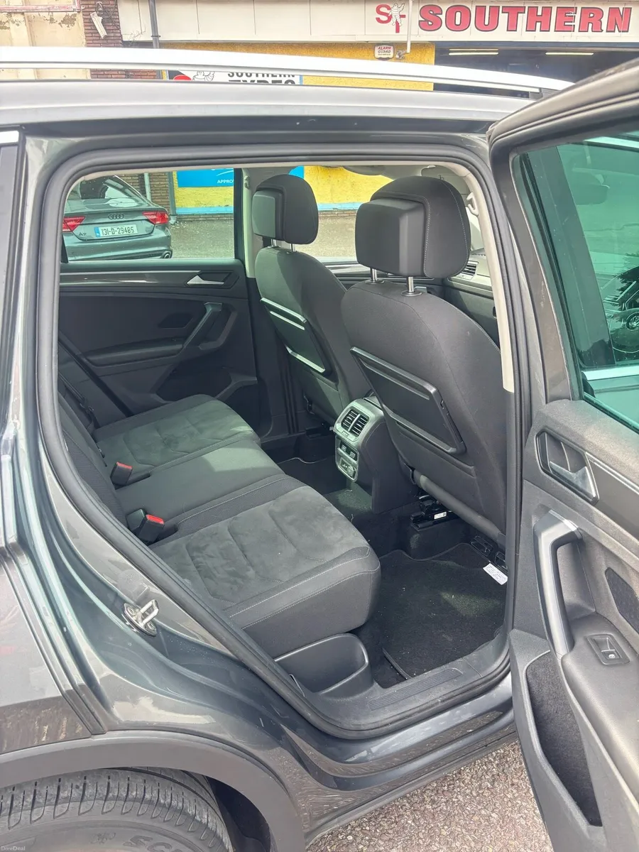 2019 Volkswagen Tiguan - Image 6