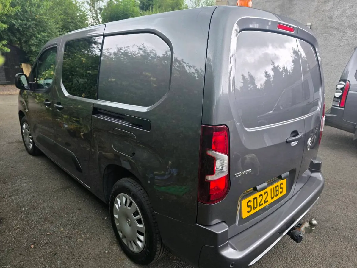 Vauxhall combo 2300  H1 sportive, 5 seats, 1.5TD - Image 3