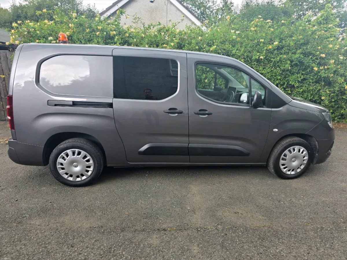 Vauxhall combo 2300  H1 sportive, 5 seats, 1.5TD - Image 4