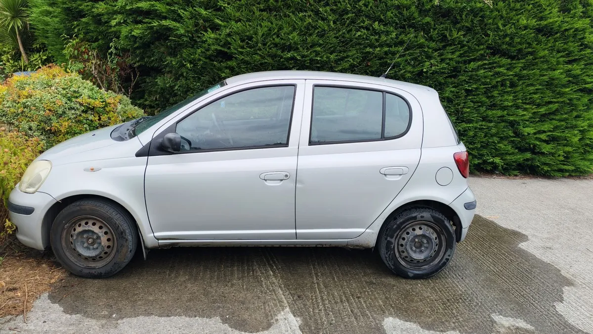 Toyota Yaris 2004 low km - Image 4