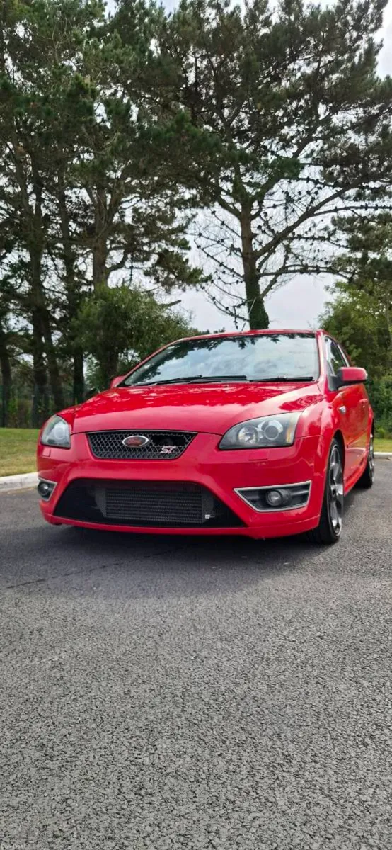 Focus ST 225 - Image 1