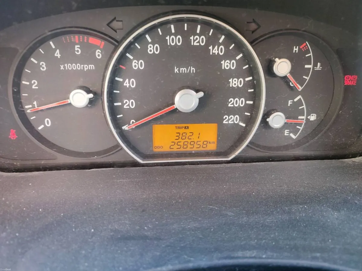 2008 Kia Carens 2.0 CRDi – 7 Seater – Long NCT 08/ - Image 5