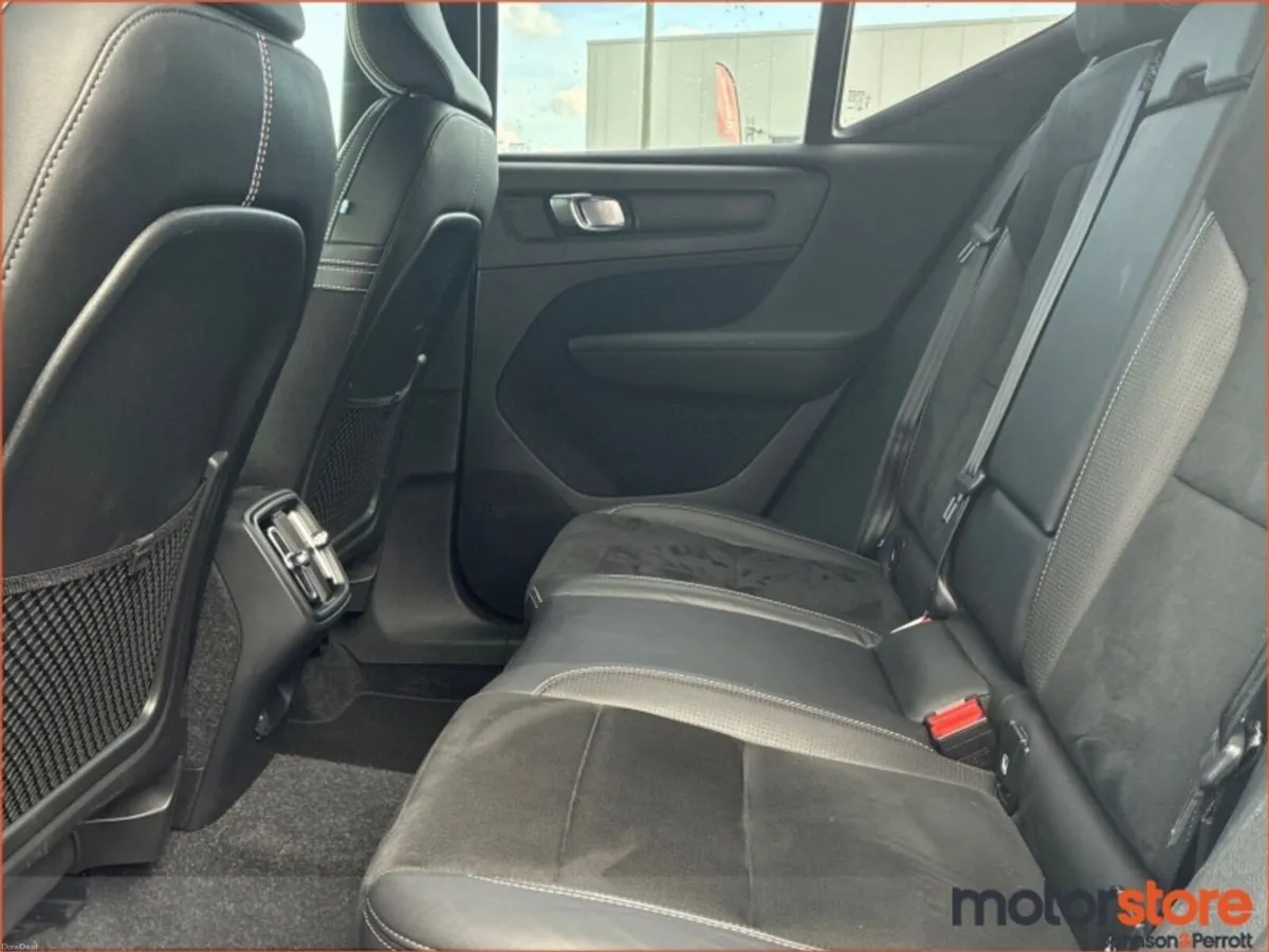 Volvo XC40 D3 (150hp) R-Design Pro Auto - Image 5