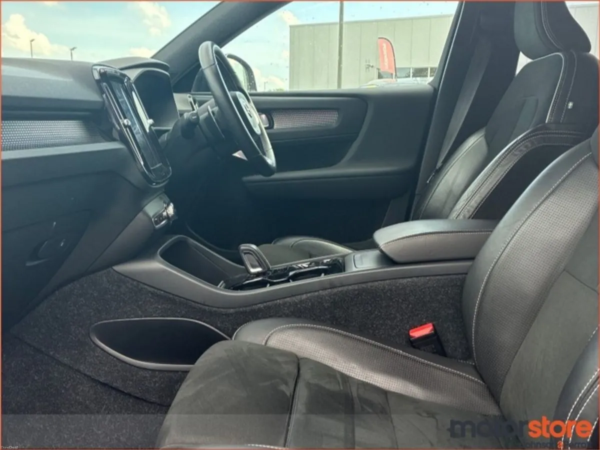 Volvo XC40 D3 (150hp) R-Design Pro Auto - Image 3