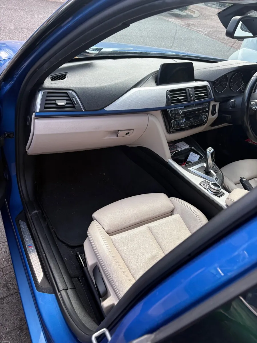 BMW 3-Series 2018 - Image 4
