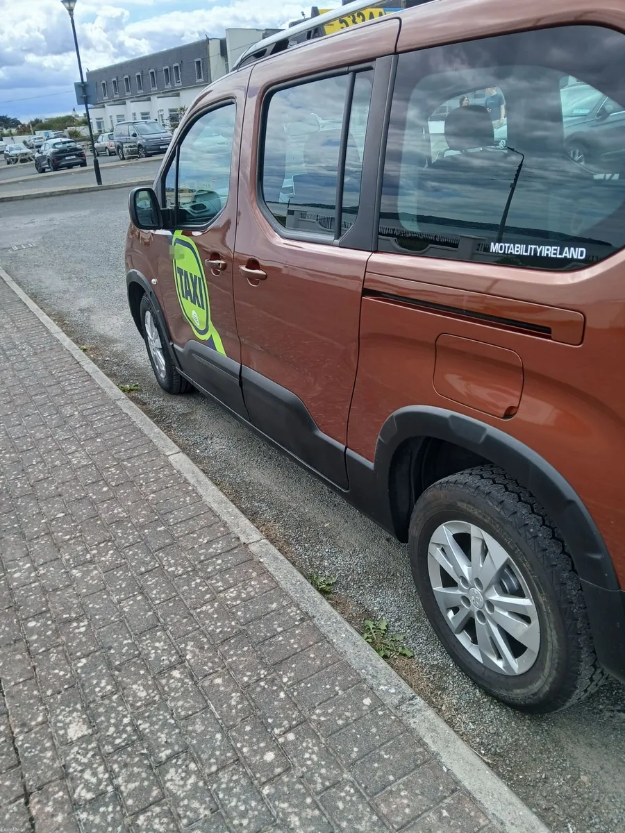 Peugeot Rifter 2021 taxi - Image 2