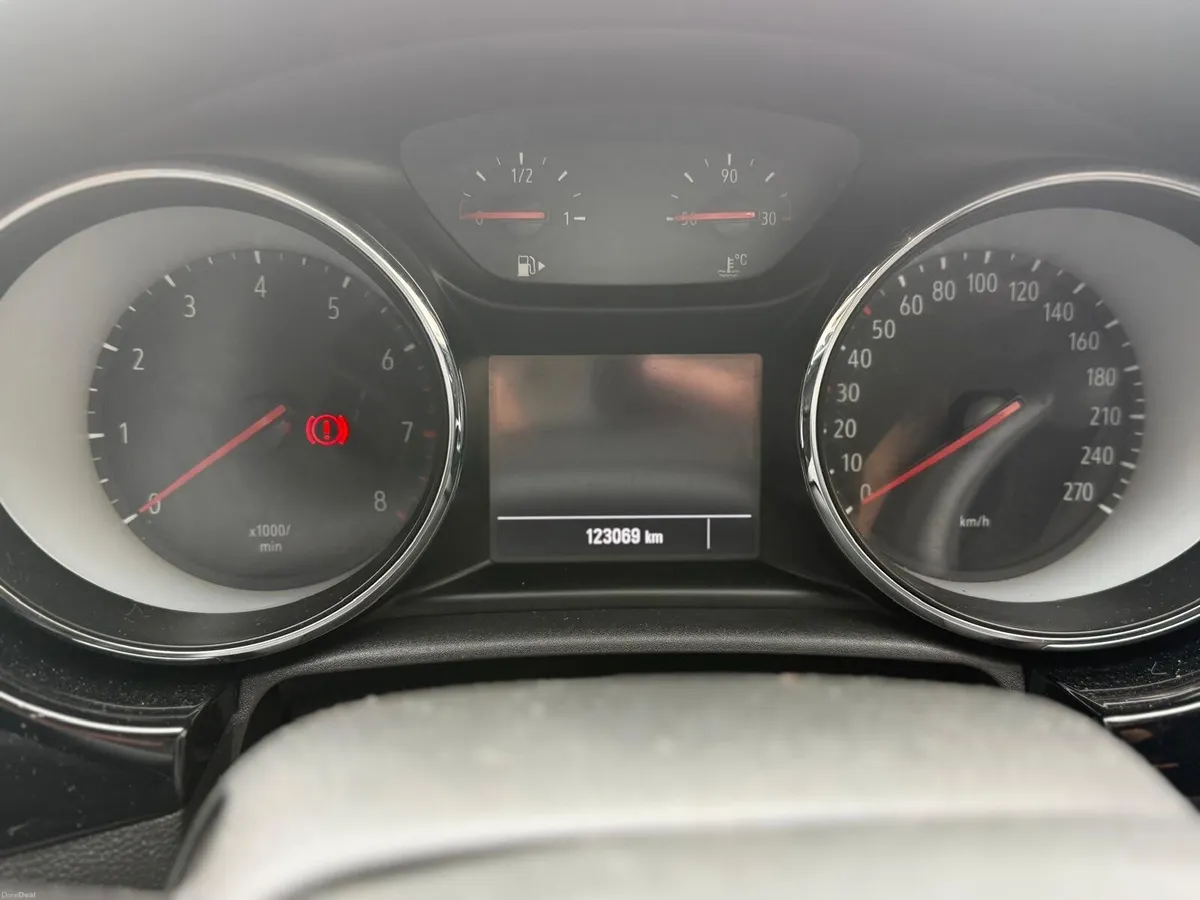 Opel Astra 2018 - Image 5