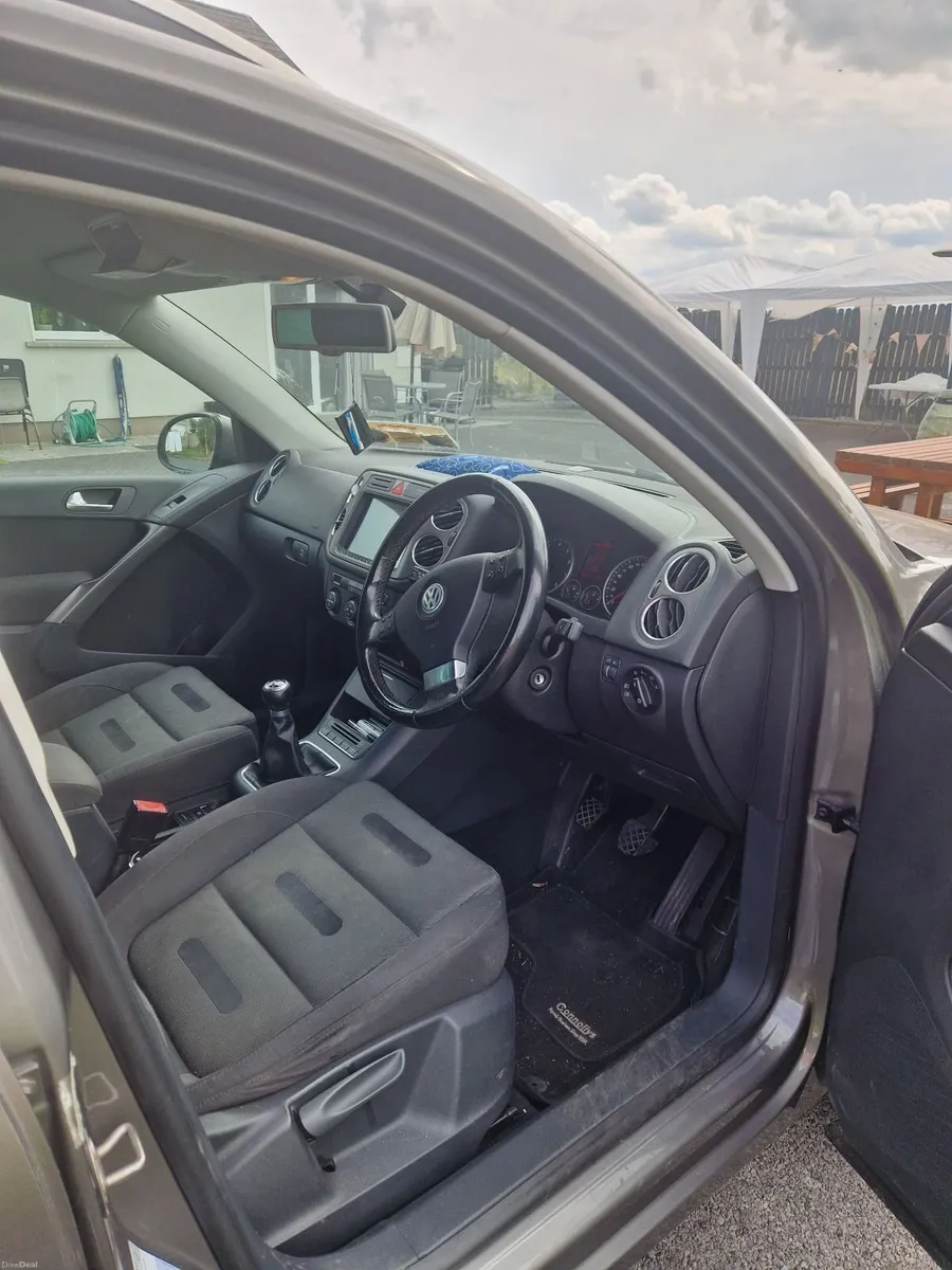 Volkswagen Tiguan 2008 - Image 4