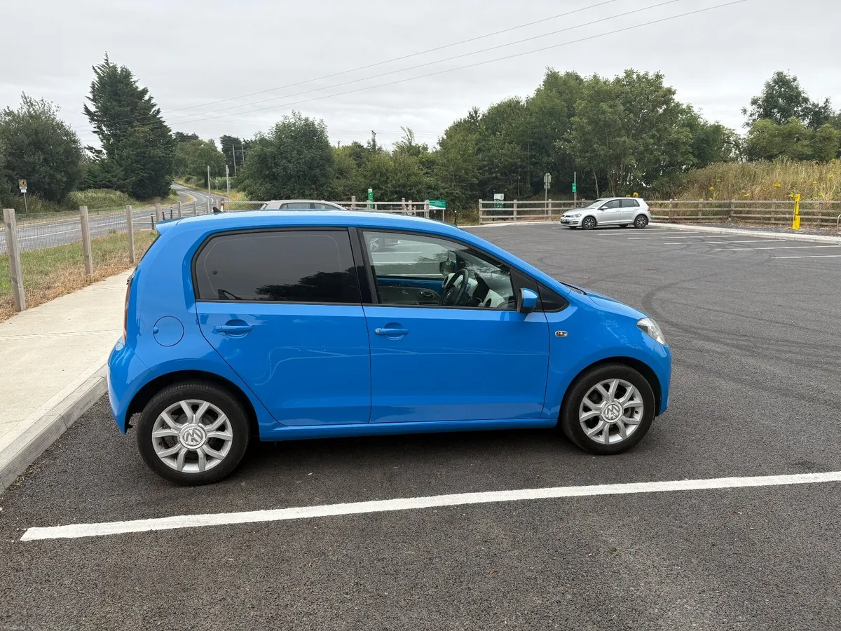 Volkswagen up! 2015 - Image 2
