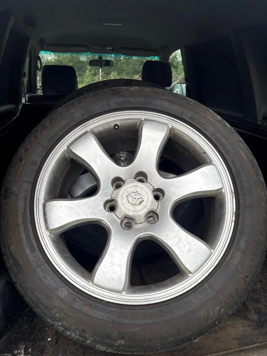 Toyota Landcruiser 20 inch alloys and good tyres - Image 1