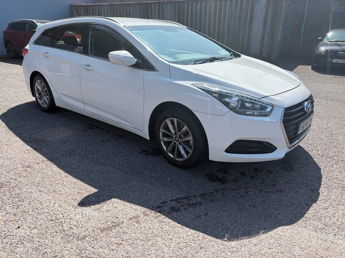 152 HYUNDAI I40 ESTATE - Image 1