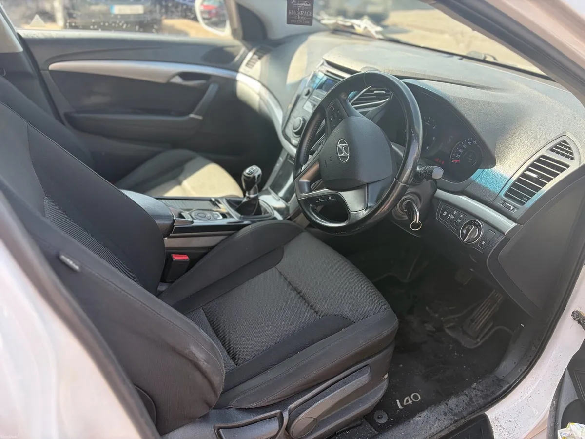 152 HYUNDAI I40 ESTATE - Image 6