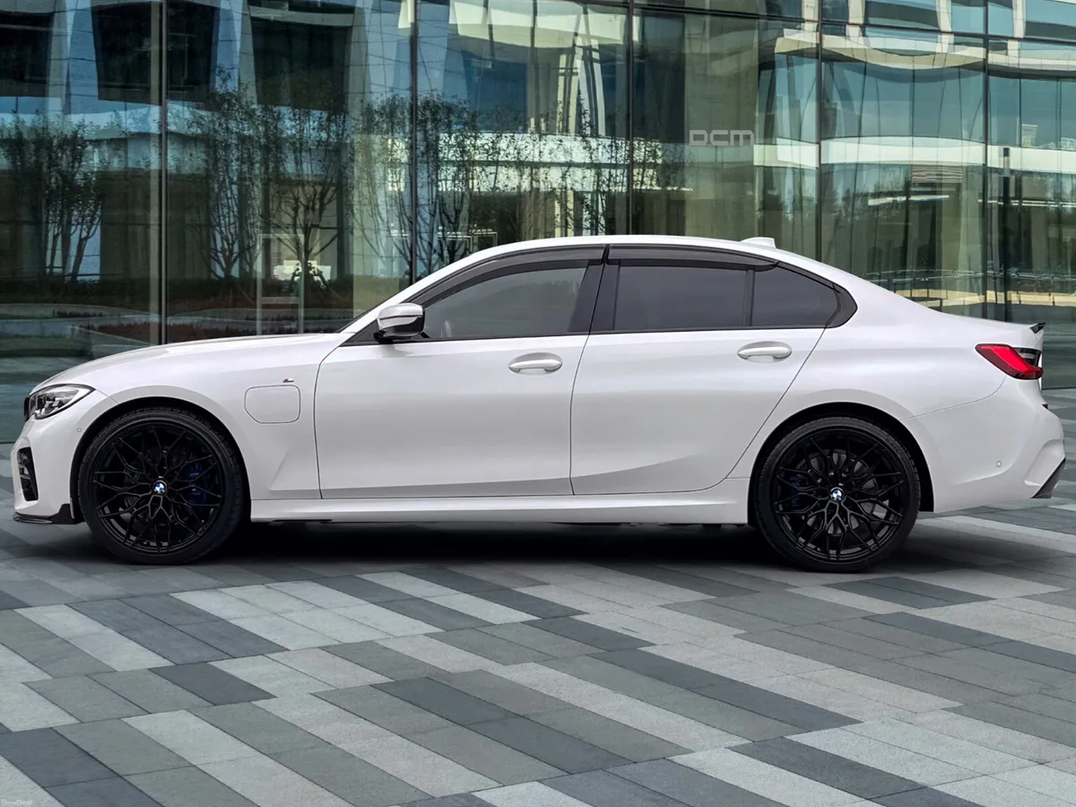 BMW 330e G20 M Sport iPerformance - Image 4