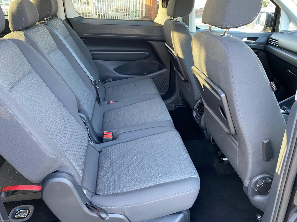 Wheelchair Accessible Ford Connect 5 Seats+WC Auto - Image 6