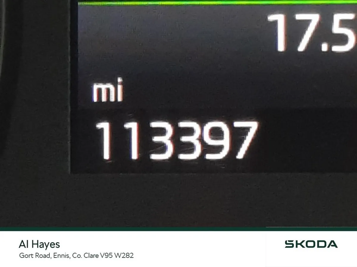 Skoda Karoq **FLASH SALE**PANORAMIC SUNROOF**ELECT - Image 5