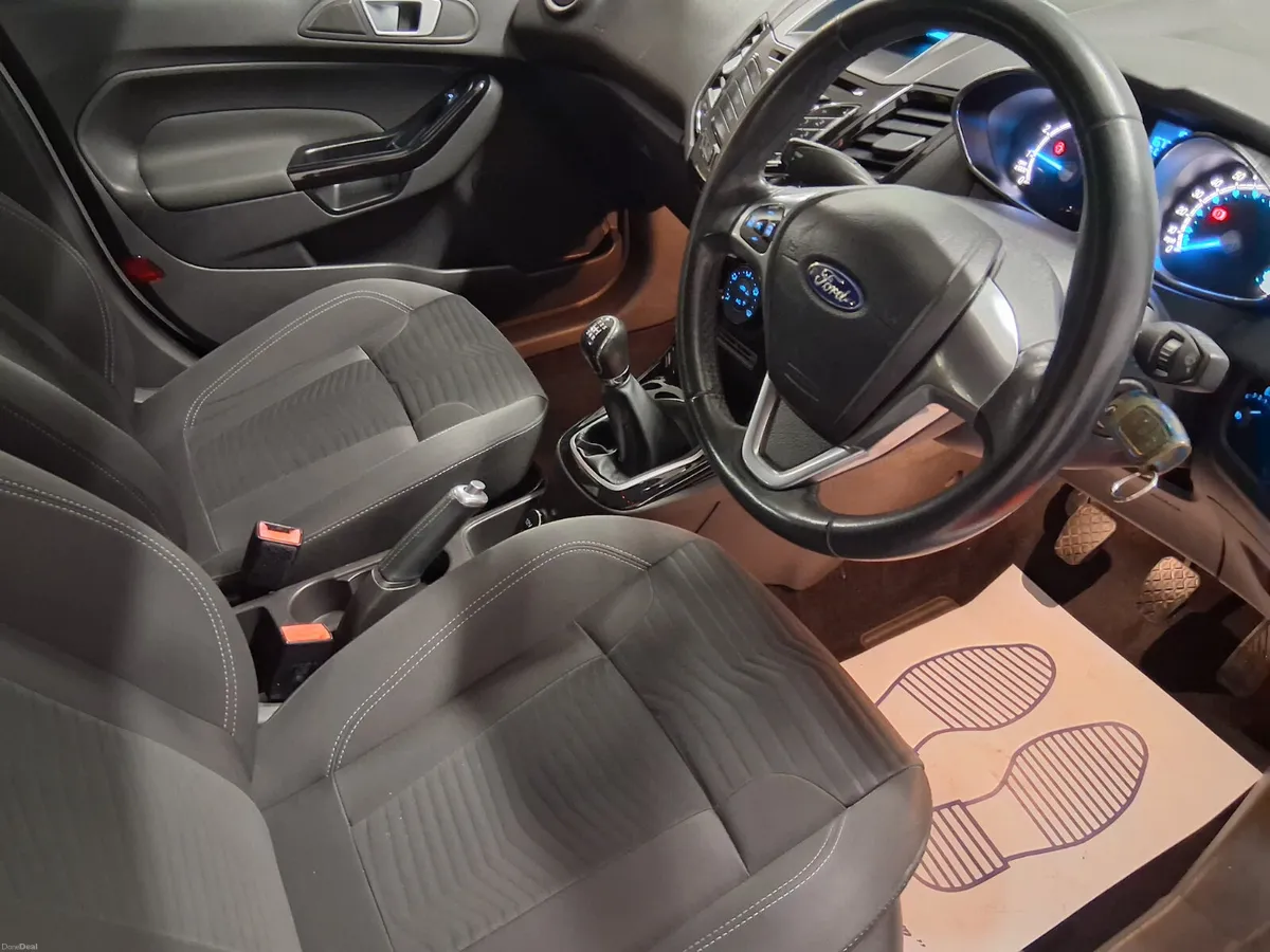 2014 Ford Fiesta 1.25 ZETEC - Image 6