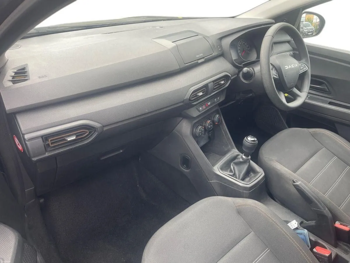 Dacia Sandero Stepway TCe 90 STEPWAY Essential - Image 5