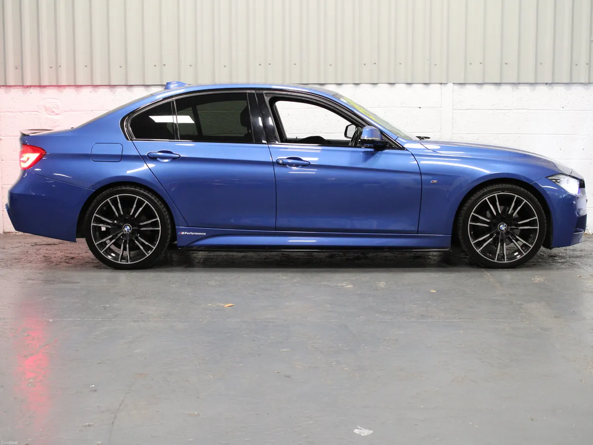 BMW 3-Series 2018 - Image 5
