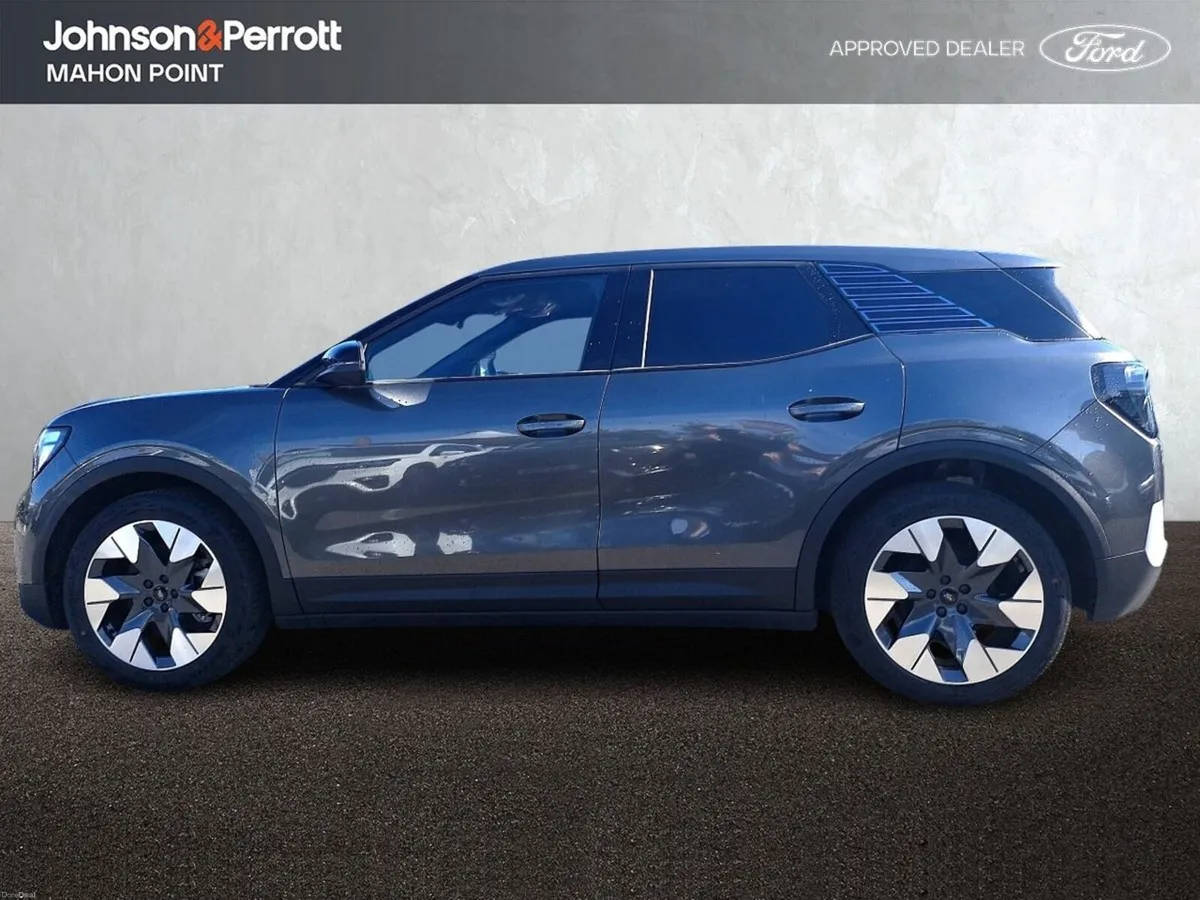 Ford Explorer Premium 77kwh Commercial - Image 6