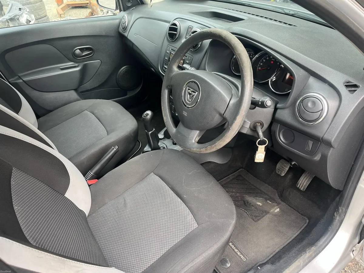 152 Dacia Sandero NCT 11/27 low miles - Image 5