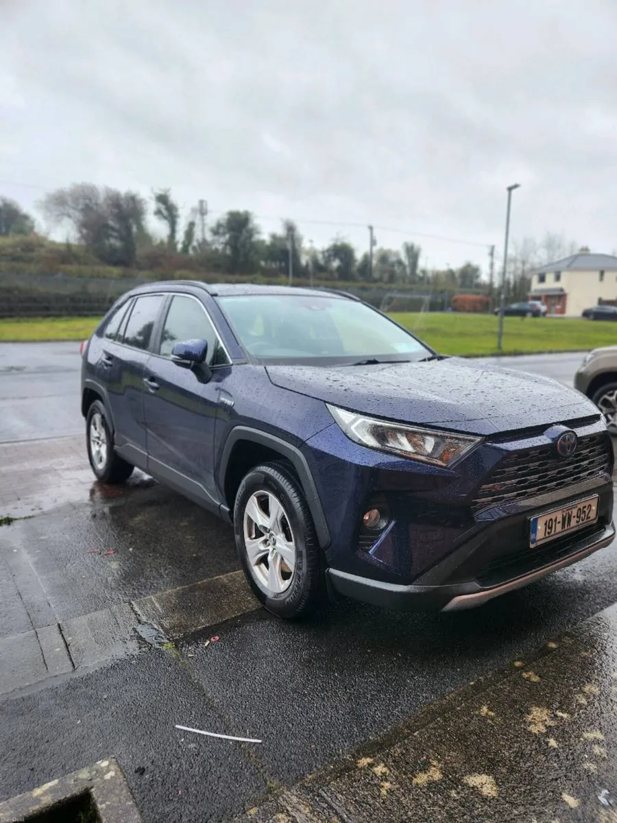 Rav4 2019 Hybrid - Image 1