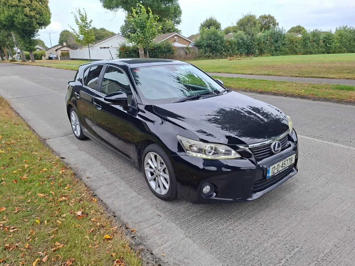 Lexus CT 2012 - Image 1