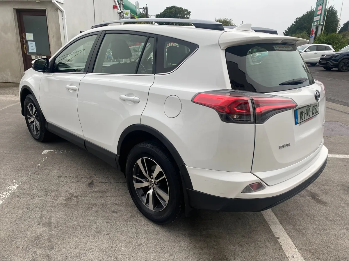 2018, Toyota RAV4 - Image 5