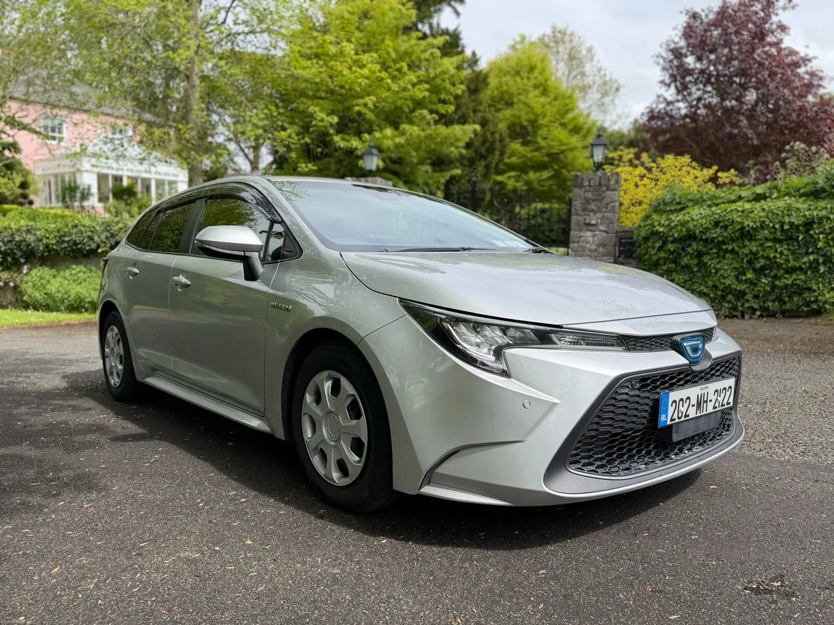 Toyota corolla luna 1.8 hybrid - Image 1
