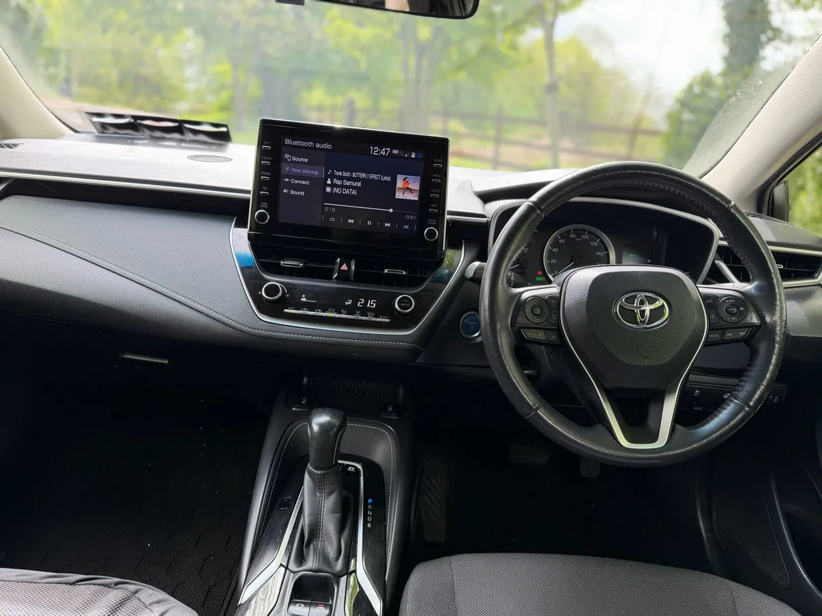 Toyota corolla luna 1.8 hybrid - Image 5