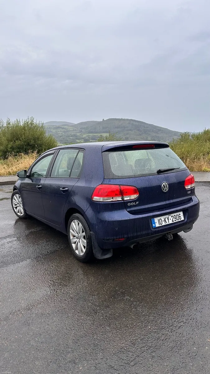 Volkswagen Golf 1.6 tdi 2010 - Image 4