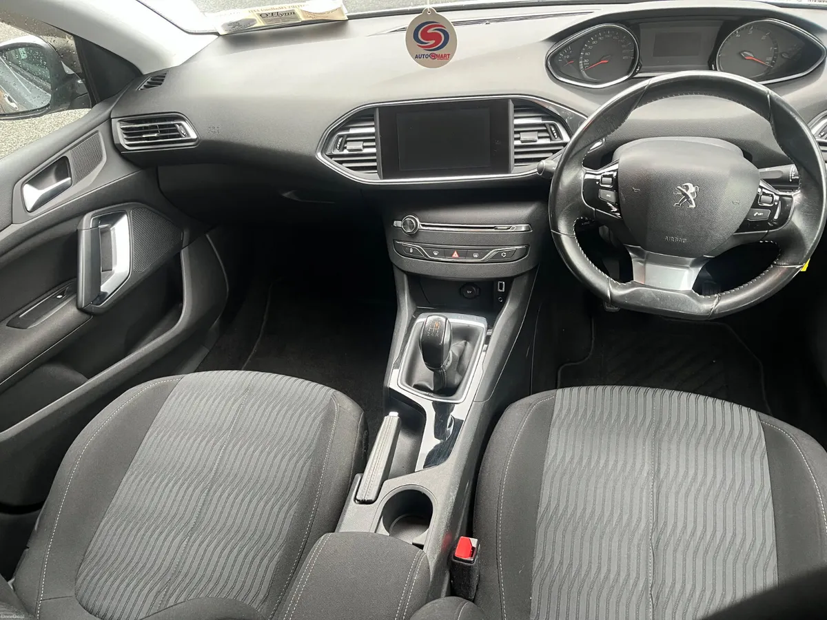 Peugeot 308 2015 - Image 6