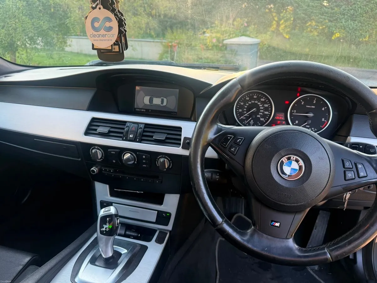 BMW 5-Series 2008 - Image 2