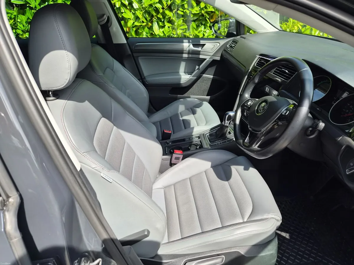 Volkswagen Golf  E 2018 Automatic 134bhp - Image 6