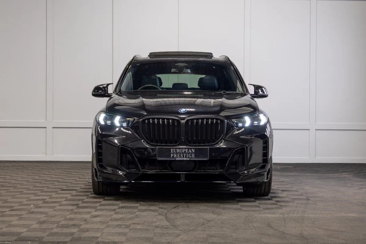 2025 BMW X5 X-Drive 50e M-Sport *Pan Roof - Image 2